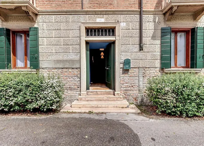 Lido\'S Garden Apartment